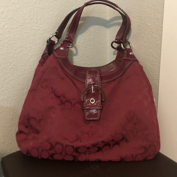 Red Coach medium size handbag - Picture 1 of 3